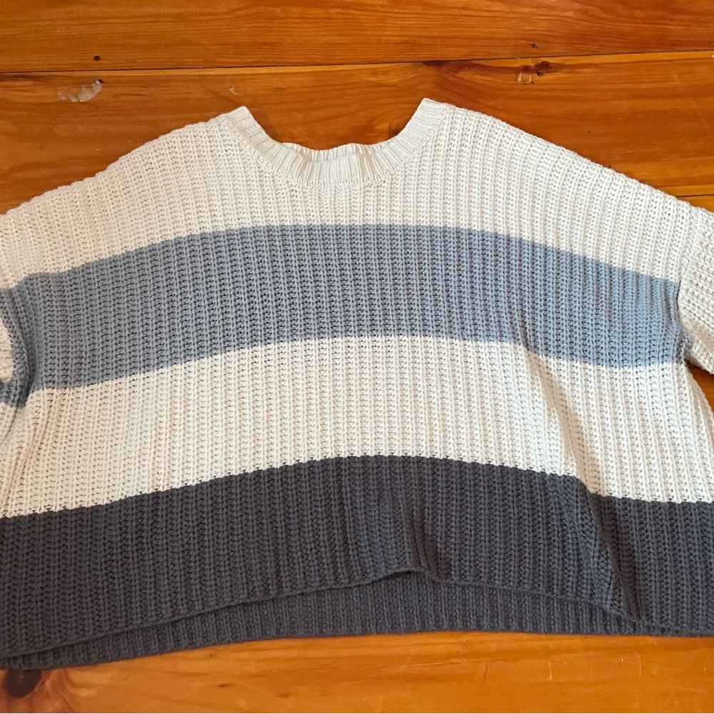 Size medium cropped white blue and grey sweater
